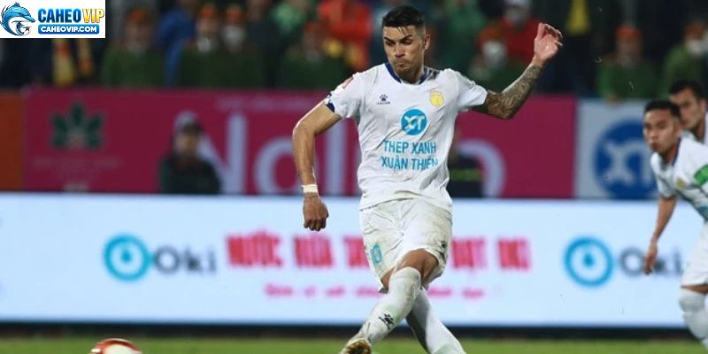 Lời giải tuyến giữa cho bài toán Hà Nội FC